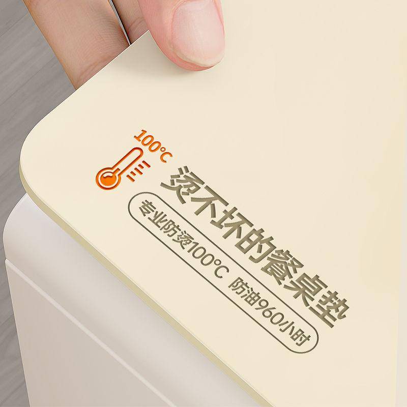 餐桌墊怎么選？TPU和硅膠大比拼<strong></p>
<p>硅膠墊</strong>！:硅膠墊